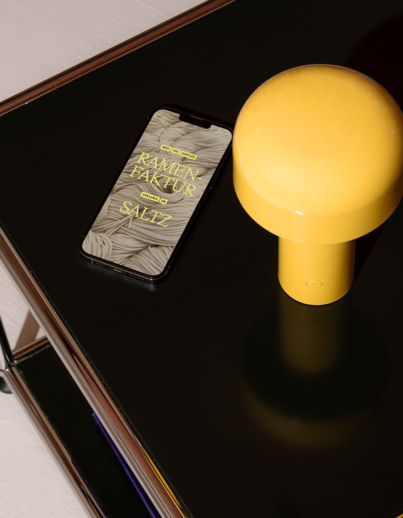 Phone and yellow lamp setup for enterprise support